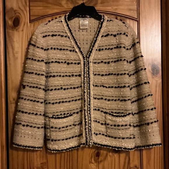 CHANEL Wool/Cashmere Cream & Black Jacket Size 44
